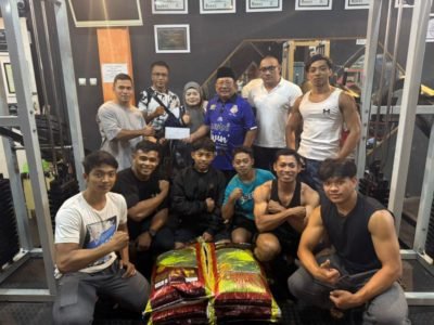 Mustofa Berikan Uang Gaji Pokok dan Bantuan Beras