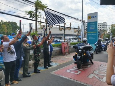 Perhatikan Penyandang Disabilitas, PLN UP3 Malang Kolaborasi MTC Salurkan Listrik Gratis