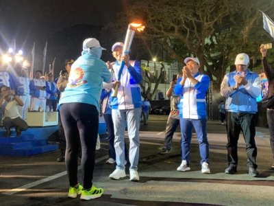 Kirab Api Porprov Sudah Sampai di Balai Kota Malang Setelah Keliling Lima Kecamatan