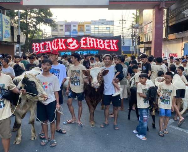Meriahkan Iduladha, Warga Kidul Pasar Gelar Tradisi Arak-arakan Hewan Kurban