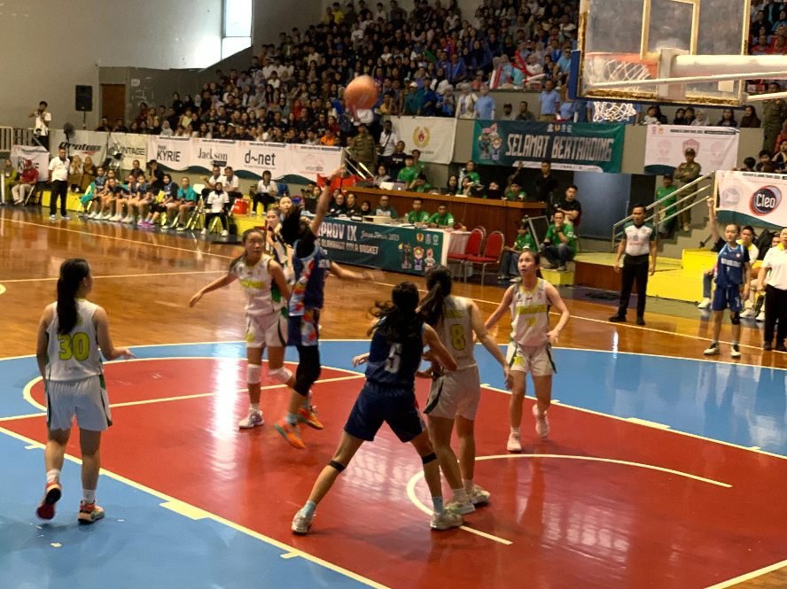 Kalah Lawan Surabaya, Tim Basket Putri Kota Malang Bawa Pulang Medali Perak