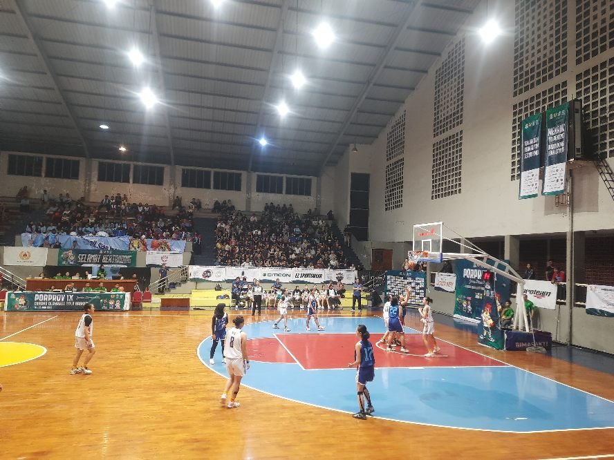 Basket Putri Kota Malang Kalahkan Kabupaten Lamongan dengan Skor Telak