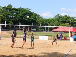 Kurang Spoter, Tim Voli Pantai Kabupaten Malang Tunduk Lawan Tim Kota Malang
