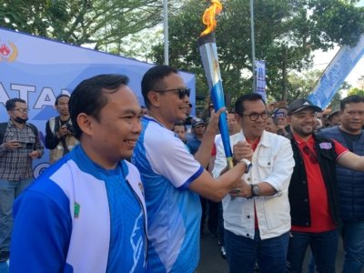 Kirab Api Porprov Jatim 2025 Tiba di Kota Malang, Diarak Keliling