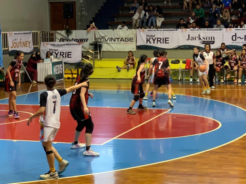 Tim Basket Putri Kota Malang Melaju ke Final Usai Kalahkan Sidoarjo