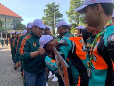 Berangkatkan 724 Kontingen ke Porprov Jatim, Cak Nur Targetkan 40 Medali Emas