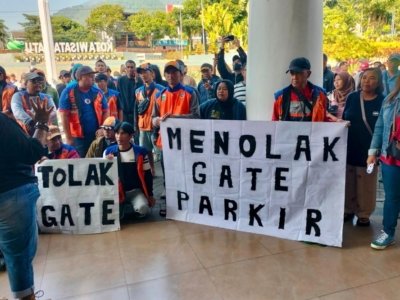 Jukir Alun-Alun Batu Suarakan Aspirasi Soal Gate Parkir