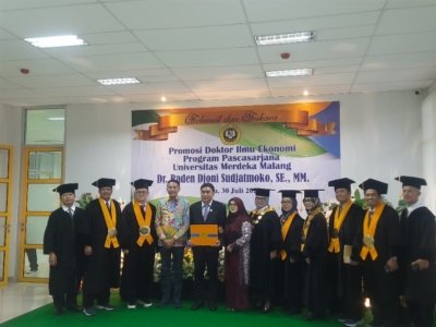 Disertasi Raden Djoni Dewan Pembina PWI Malang Raya Raih Gelar Doktor Cumlaude