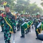Kirab Drum Band Wikan Lokananta Poltekad Meriahkan Jalanan Kota Batu