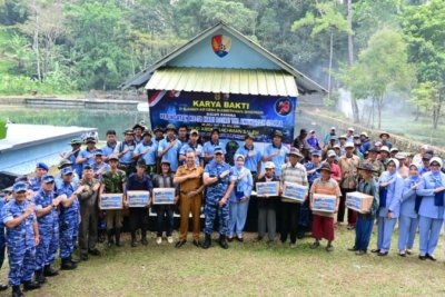 Lanud Abdulrachman Saleh Gelar Karya Bakti di Sumber Awan