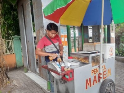 Pentol Marem, Jajanan Murah Meriah dengan Balungan Ayam Gratis yang Bikin Nagih