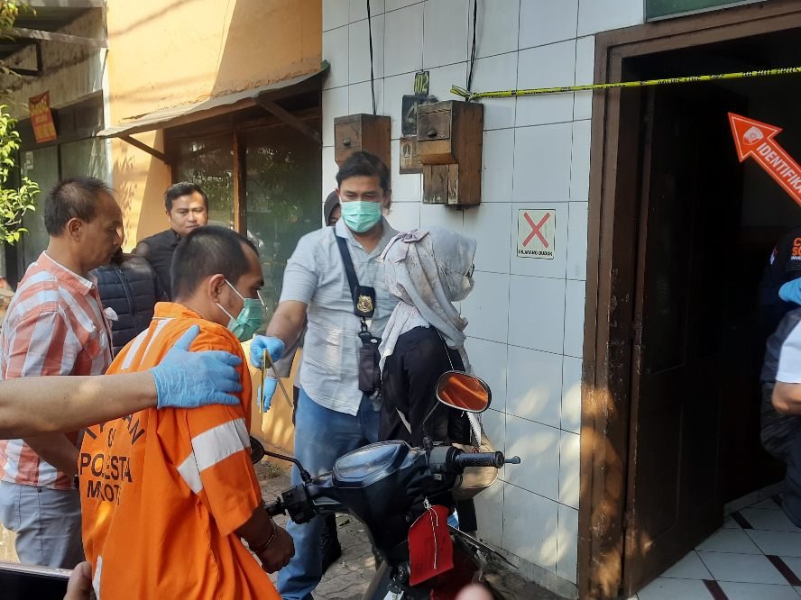 Rekonstruksi Pembunuhan Losmen Windu Kentjono: Tersangka Akui Dipicu Emosi Sesaat