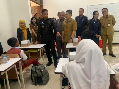 Wali Kota Malang tidur tinjau SR Hari Pertama Masuk Sekolah, Pemerintah Kota Malang Tinjau Pemeriksaan Kesehatan Siswa Sekolah Rakyat