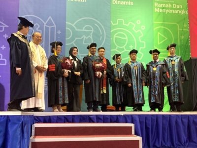 pengukuhan guru besar Ma Chung Universitas Ma Chung Kukuhkan Dua Guru Besar di Momen Dies Natalis ke-18