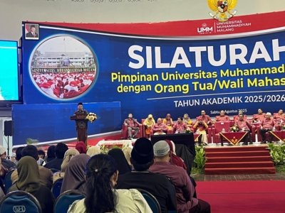 196-Muhadjir Effendy di UMM Ajak Orang Tua Tak Batasi Pilihan Anak, Muhadjir Effendy Dorong Mahasiswa UMM Punya Mimpi Besar dan Inovatif