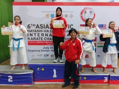 Bawa Nama Jatim, Ganes Danastri Raih Dua Medali di International Asia-Pasific Karate Championship