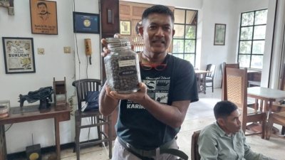 Kopi Wine Jadi Andalan Café Huize Jon di Kawasan Kampoeng Heritage Kajoetangan