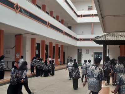 217-Sekolah Rakyat Menengah Pertama di Kota Malang Sekolah Rakyat Menengah Pertama di Kota Malang Dapat Acungan Dua Jempol dari Kementerian PU