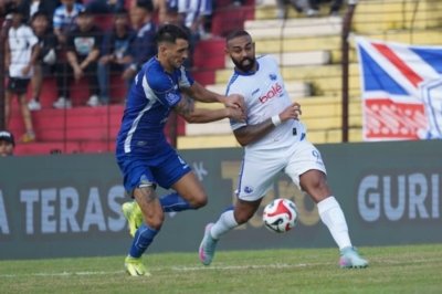 Arema FC Tahan Imbang 1-1 PSIM Yogyakarta