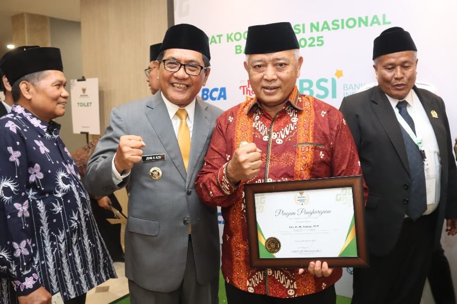Bupati Malang Terima Penghargaan Pendukung Gerakan Zakat Indonesia dari Baznas Republik Indonesia