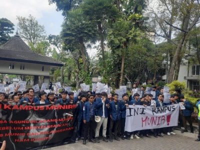 Demo mahasiswa UB Mahasiswa UB Gelar Aksi Pernyataan Sikap Kepada Jaksa Agung, Tuntut Keadilan Kasus HAM Berat