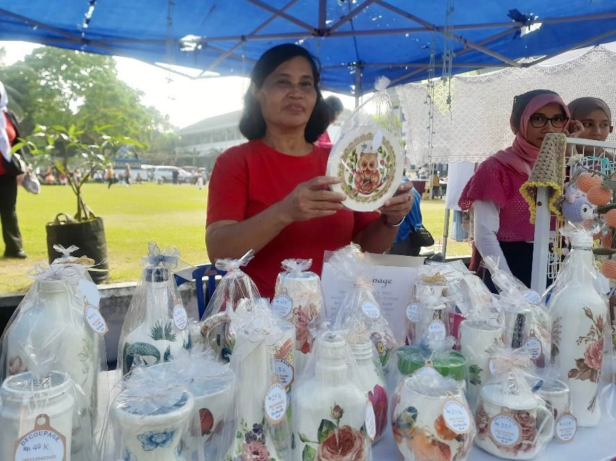 Kerajinan Unik Bernuansa Eropa Asal Kota Malang, Tembus 150 Produk Decoupage
