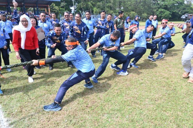 Lanud Abdulrachman Saleh Rayakan HUT ke-80 RI dengan Lomba Rakyat Bersama Insub