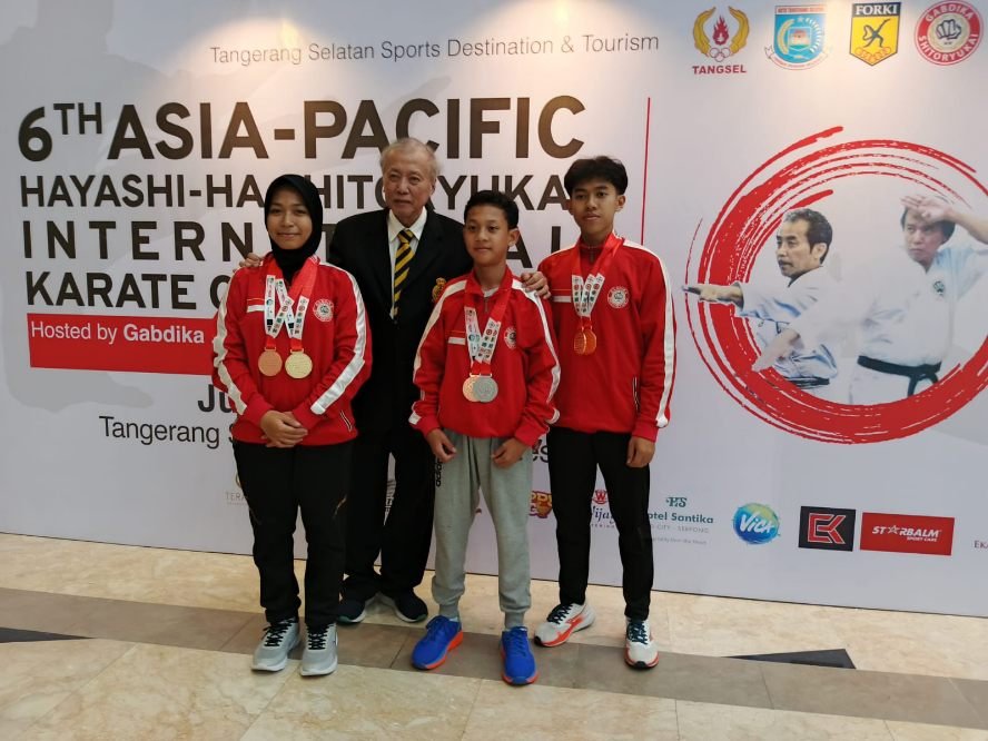 Gabdika Shito Ryu Kai Jatim Raih Medali International Asia-Pasific Karate Championship