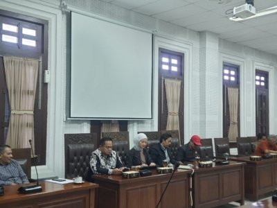 Audiensi dengan DPRD, Supir Angkot Tolak Trans Jatim di Kota Malang