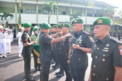 Danrem 083/Baladhika Jaya Sematkan Pangkat Jabatan Pada Tiga Pejabat Baru