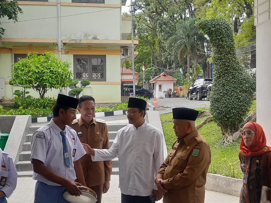 Akhir September ini Siswa Sekolah Rakyat Bakal Terima Laptop