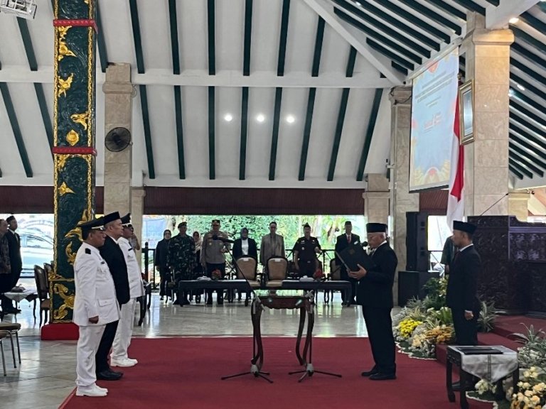 Pelantikan Sekda Baru Kabupaten Malang, Bupati Malang Tekankan Penurunan Kemiskinan Menjadi 5 Persen di 2030