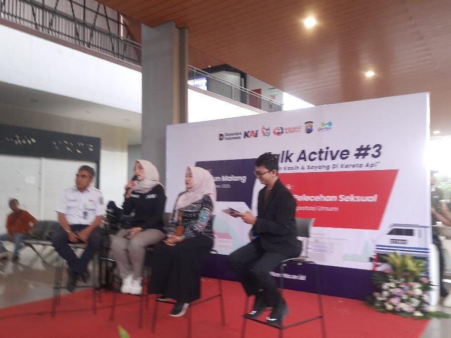 KAI Daop 8 Surabaya Gelar Talkshow Anti Pelecehan di Stasiun Malang dengan Kampanye Tebar Kasih Sayang