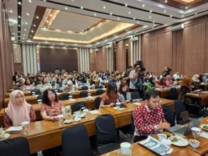 Dinsos Kabupaten Malang Salurkan Bantuan Langsung Tunai DBHCHT Pada Pekerja Pabrik Rokok