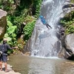 Canyoning di Kota Batu, Sensasi Menantang Turun dari Tebing Setinggi 35 Meter