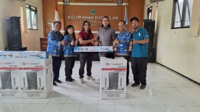 Aleg Syabril Ulum Salurkan Peralatan Sound System ke Warga Bandulan