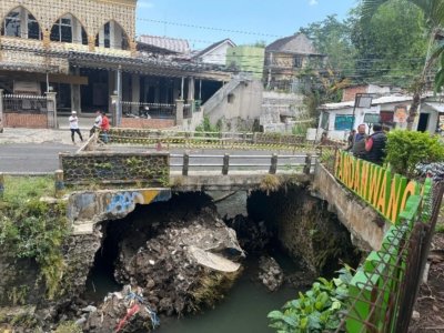 Jembatan Sonokembang Ambrol, DPUPRPKP Gunakan BTT Sekitar Rp. 1 Miliar untuk Perbaikan Total
