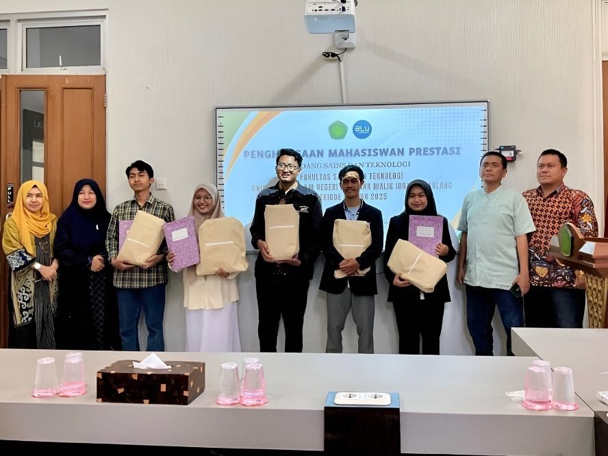 Fakultas Sainstek UIN Malang Beri Penghargaan untuk 29 Mahasiswa Berprestasi Nasional dan Internasional