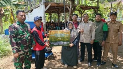 Kegiatan TMMD Berikan Bantuan Chopper Pada Kapoktan Desa Lebakharjo