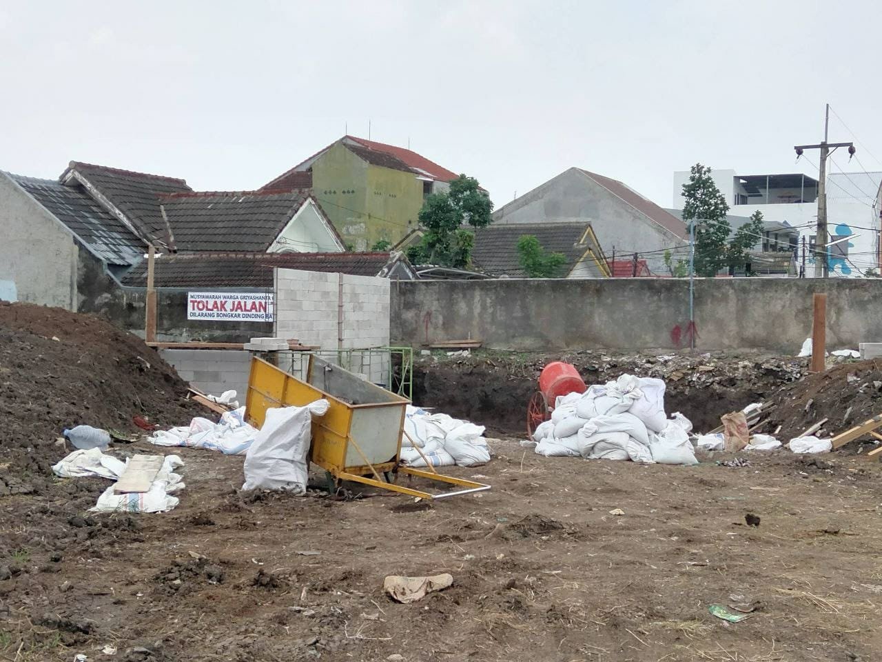 Sering Alami Kemacetan, Warga Mojolangu Harapkan Jalan Tembus