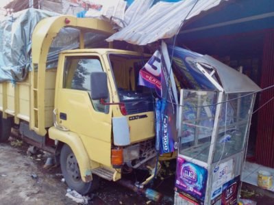 Sopir Truk Ngantuk, Empat Rumah di Kota Batu Jadi Korban