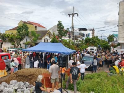 Sejumlah Warga RW 12 Griya Shanta Halang-Halangi Satpol-PP Kota Malang