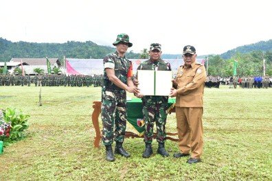 Wakasad Letjen TNI Muhammad Saleh Mustafa Tutup Program TMMD ke-126
