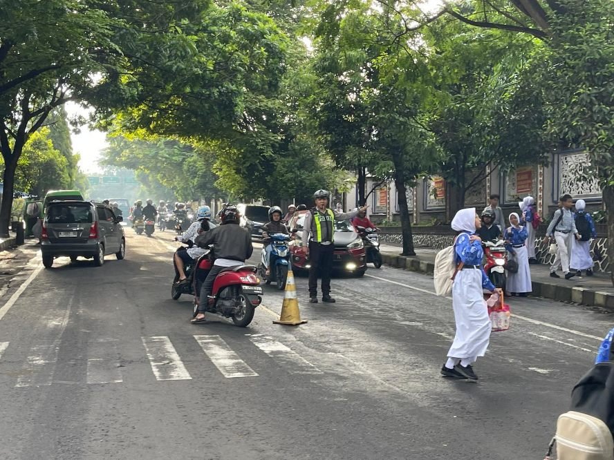 Polres Malang Prioritaskan Pejalan Kaki di Operasi Zebra Semeru 2025