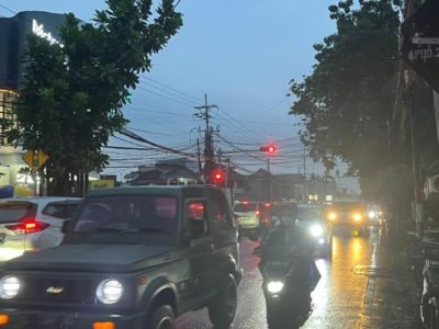 Kota Malang Itu Indah, Tapi Sayang Banyak Kabel Semrawut