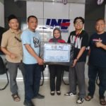 Kolaborasi dengan JC Corporate, JSB PWI Malang Raya Salurkan Bantuan Sumatera lewat JNE