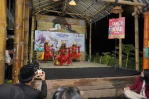 UMM Kawinkan Program Sahur dengan Seni Tari Topengan