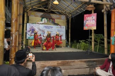 UMM Kawinkan Program Sahur dengan Seni Tari Topengan