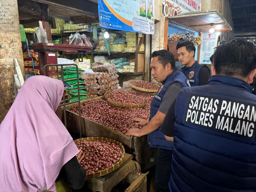 Satgas Pangan Polres Malang Turun ke Pasar, Harga Bapokting Dipastikan Aman Jelang Ramadan