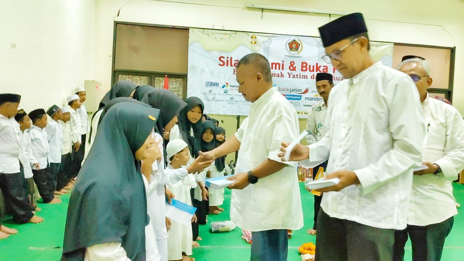 Rangkain HPN 2026, PWI Jatim Beri Santunan Anak Yatim Dhuafa di Bulan Ramadhan ‎